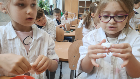 Czym są fotony? Wykonujemy świecący glut