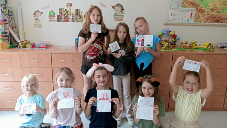 „Let’s send a postcard” - język angielski w klasach 1-3